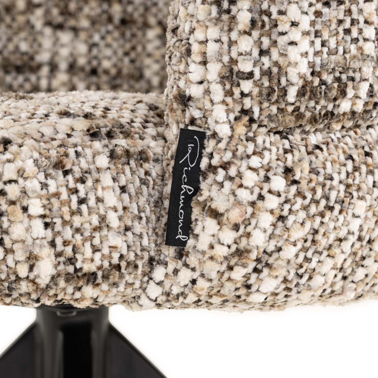 S4781_FR_BROWN_OMARA-08