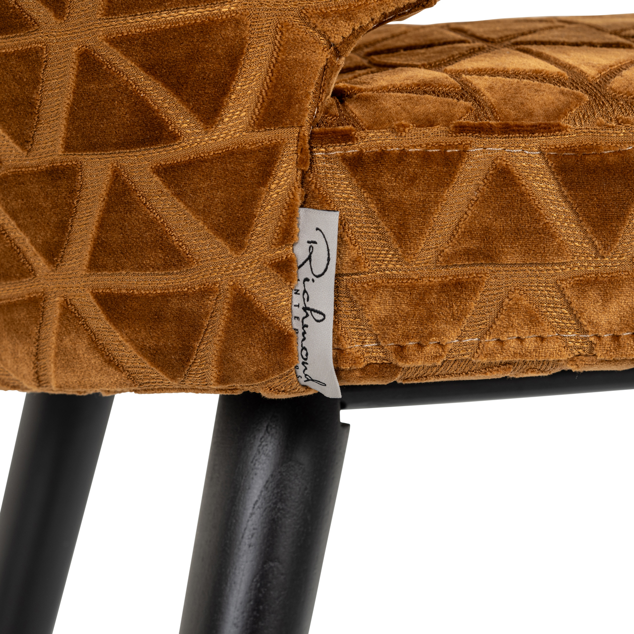 S4497_GOLD_TRIANGLE-8