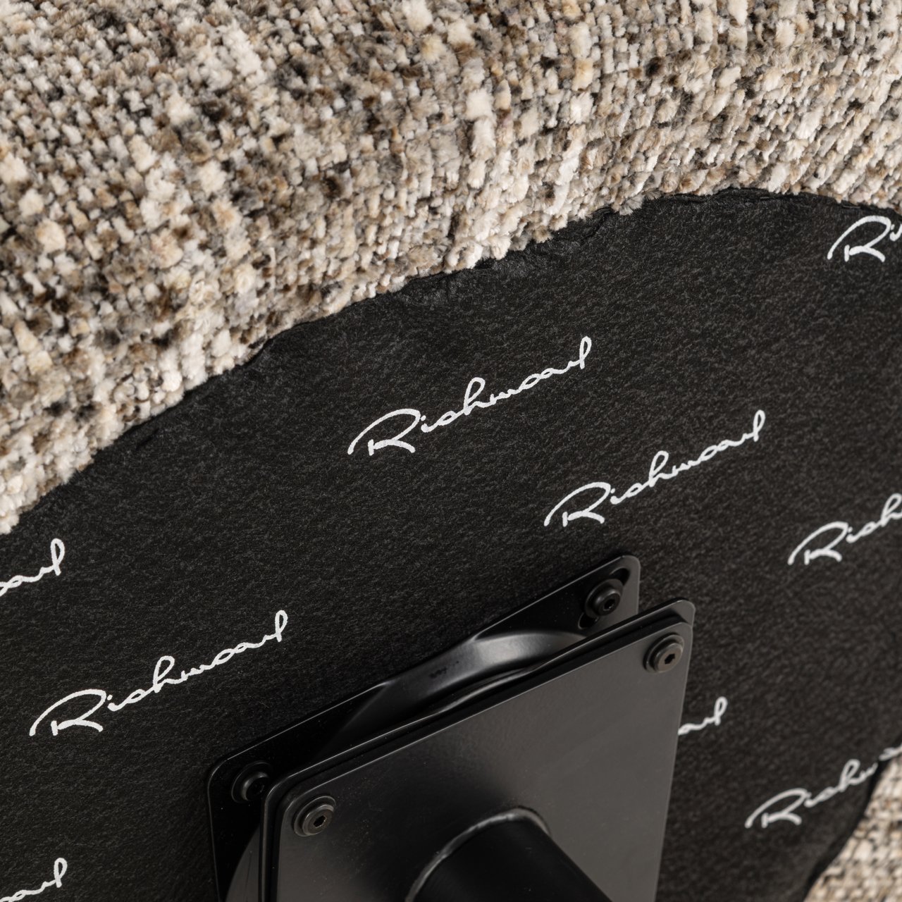 S4779_BROWN_OMARA-10-v1