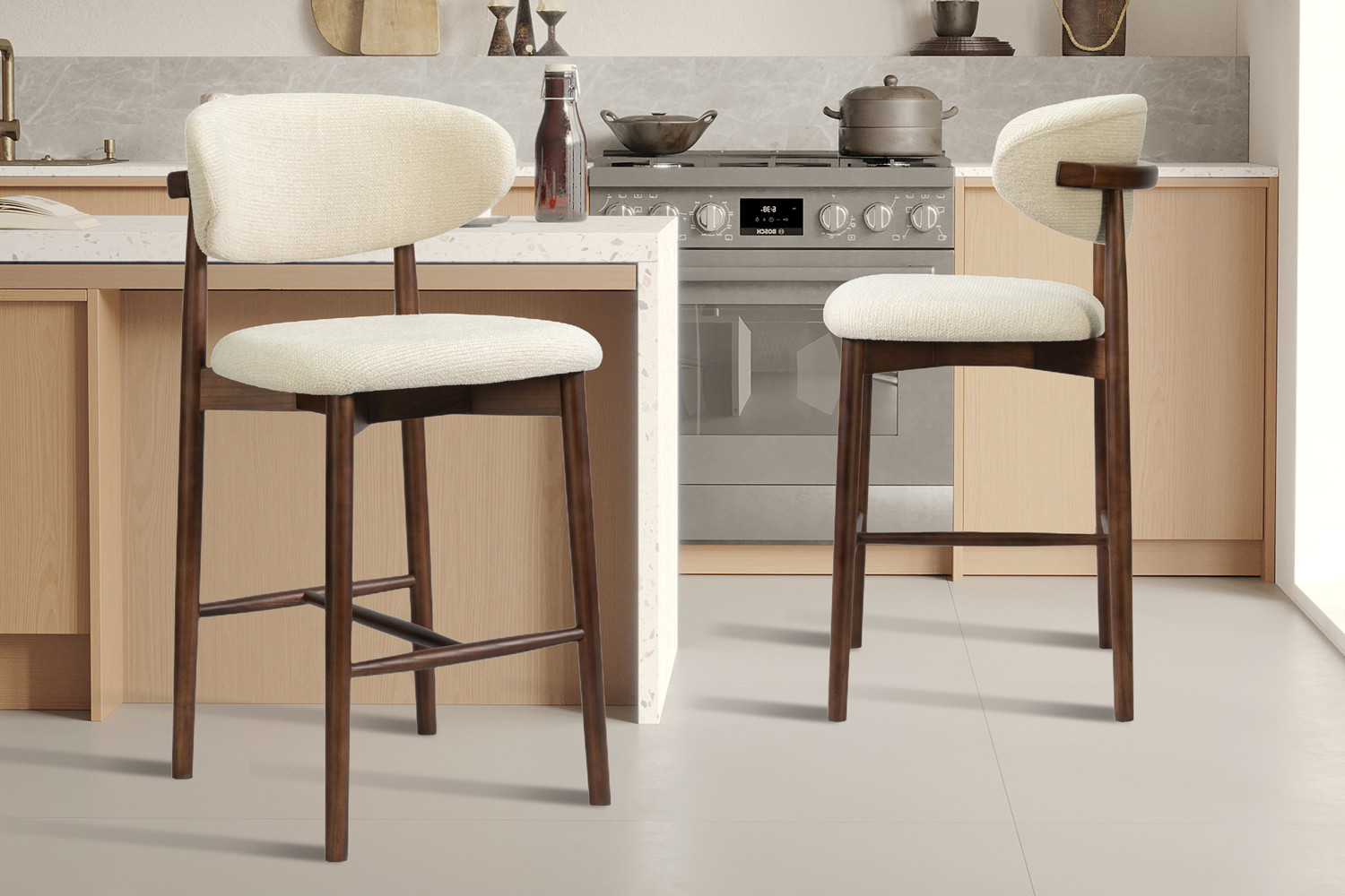 Image 1 for NEW - Counterstoel Clara Essenhout Walnoot - Ote Milan 103 Beige