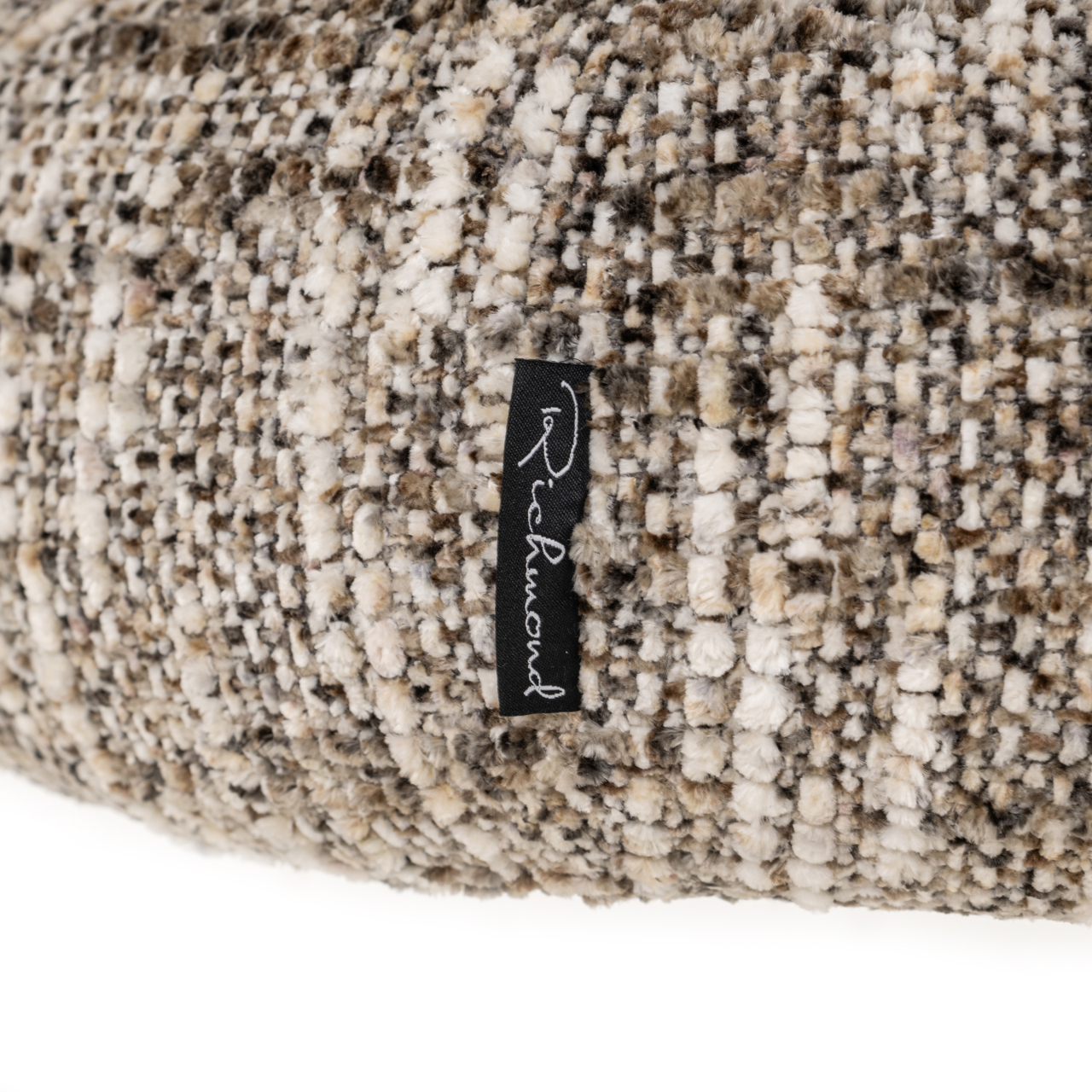 S4779_BROWN_OMARA-08-v2